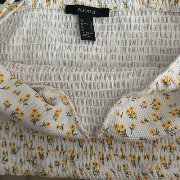 Forever 21 Floral Crop top - Picture 4 of 4